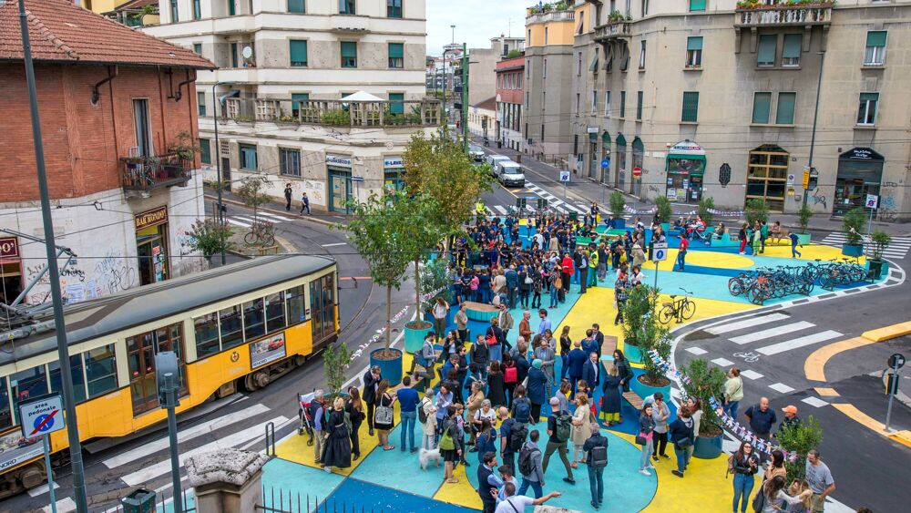 Πώς το Μιλάνο μετέτρεψε χιλιάδες τετραγωνικά μέτρα δρόμων σε ζωντανό δημόσιο χώρο! (φωτος)